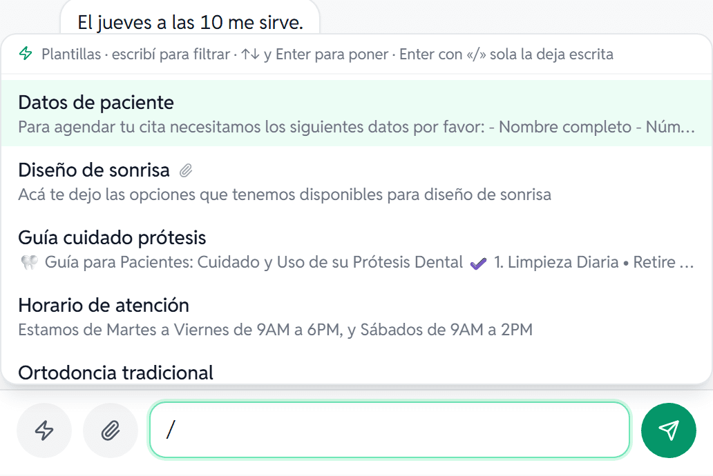 Selector de plantillas rápidas en el chat de Kiroku, abierto al escribir una barra